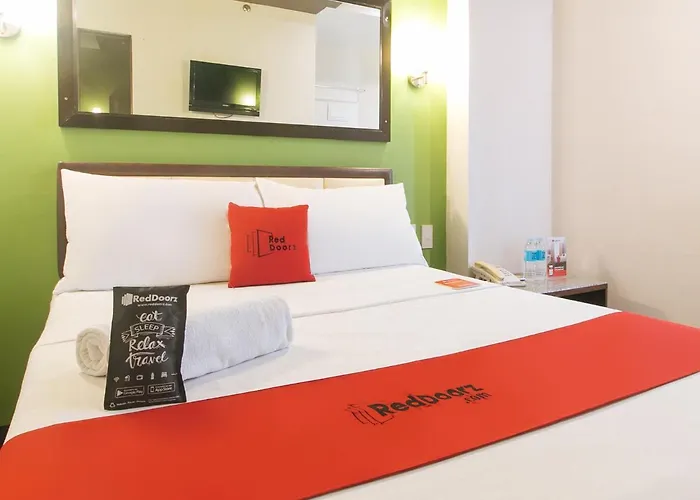 Reddoorz @ Express Hotell 2*