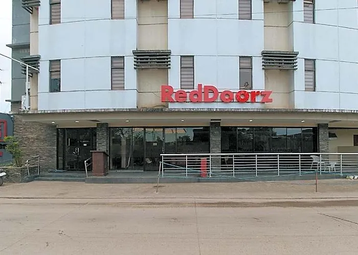 ホテル Reddoorz @ Express マクタン