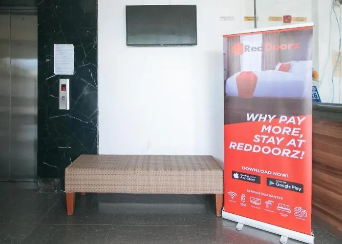 Reddoorz @ Express 2*